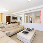 Katerina Luxury Вилла