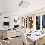 Katerina Luxury Vilă