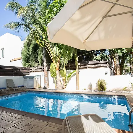 Katerina Luxury פרוטאראס