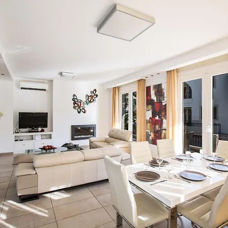 Katerina Luxury וילה