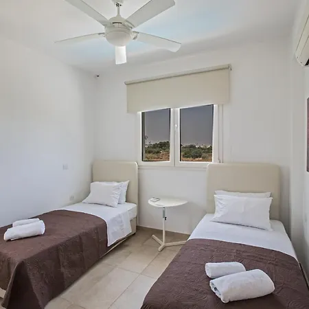 Katerina Luxury וילה פרוטאראס