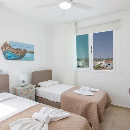 Katerina Luxury פרוטאראס