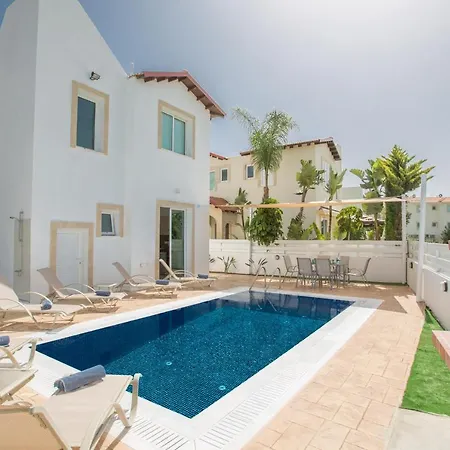 Katerina Luxury פרוטאראס